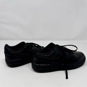 Nike Air Force 1 Leather Sneakers Youth's Size 1Y Triple Black Low DH2925-001